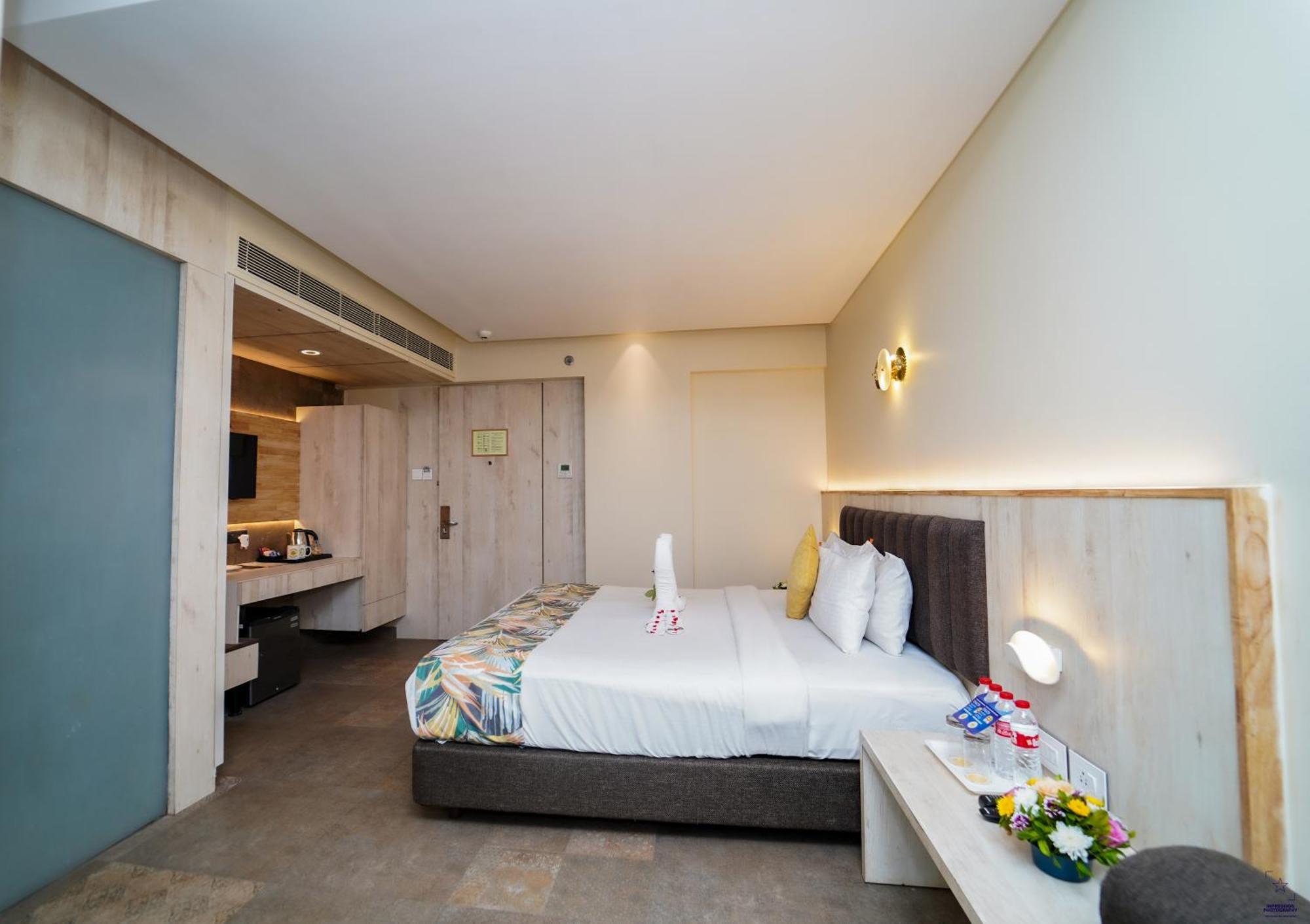 Hotel Citrus Prime Candolm, Goa Кандолим Екстериор снимка